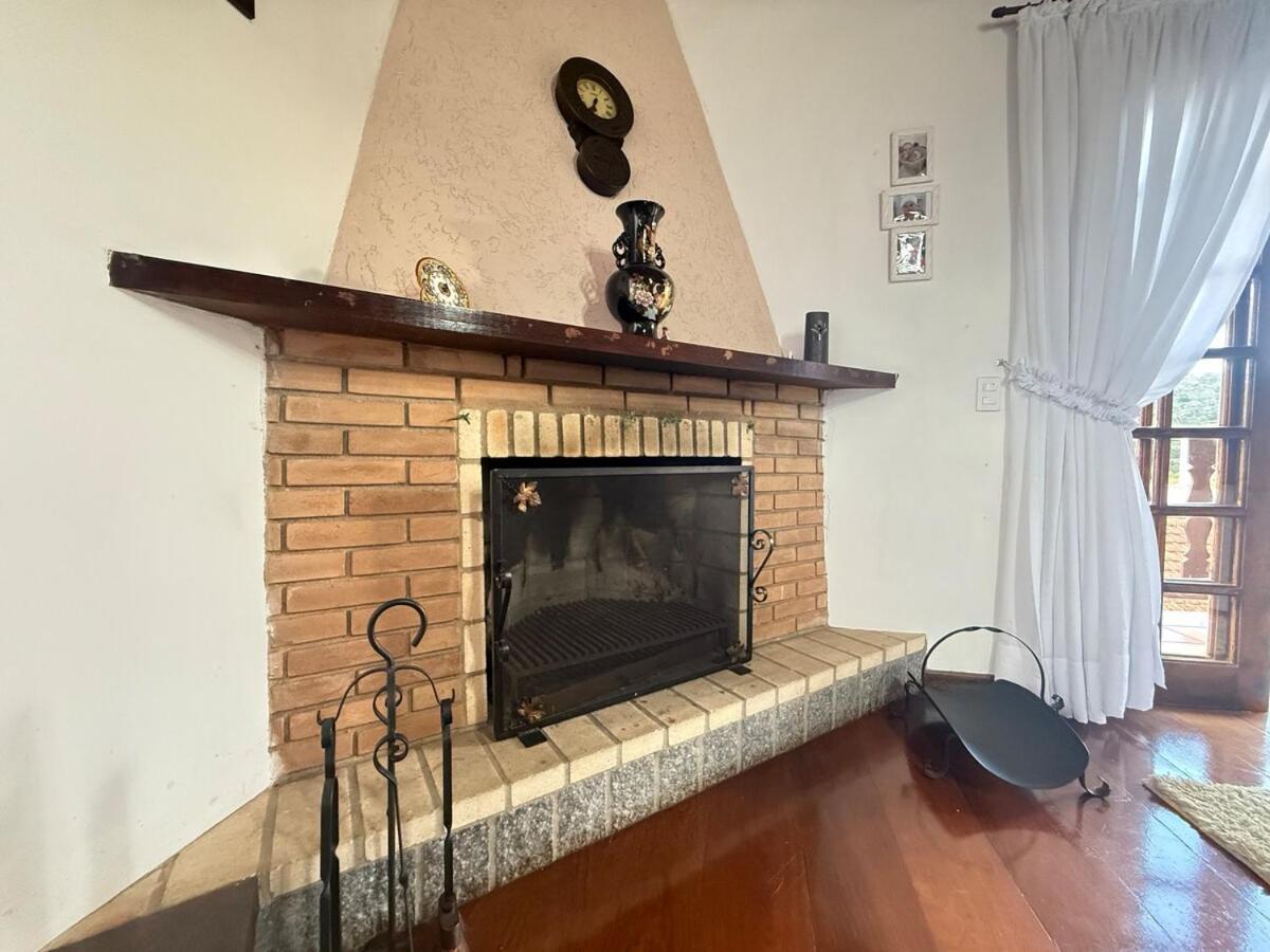 Casa Com Lareira E Churrasqueira 15 Min Do Centrinho Casa de férias Campos do Jordão