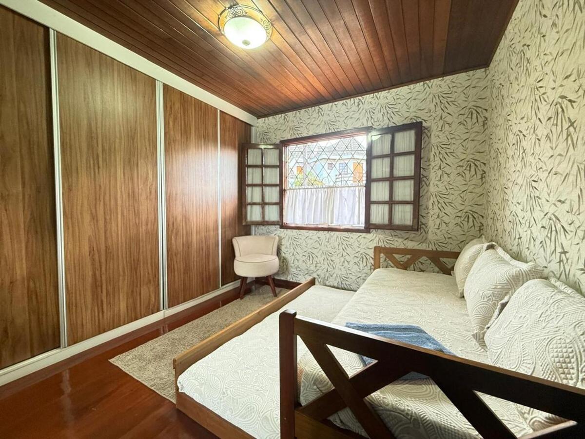 Casa de férias Casa Com Lareira E Churrasqueira 15 Min Do Centrinho Campos do Jordão