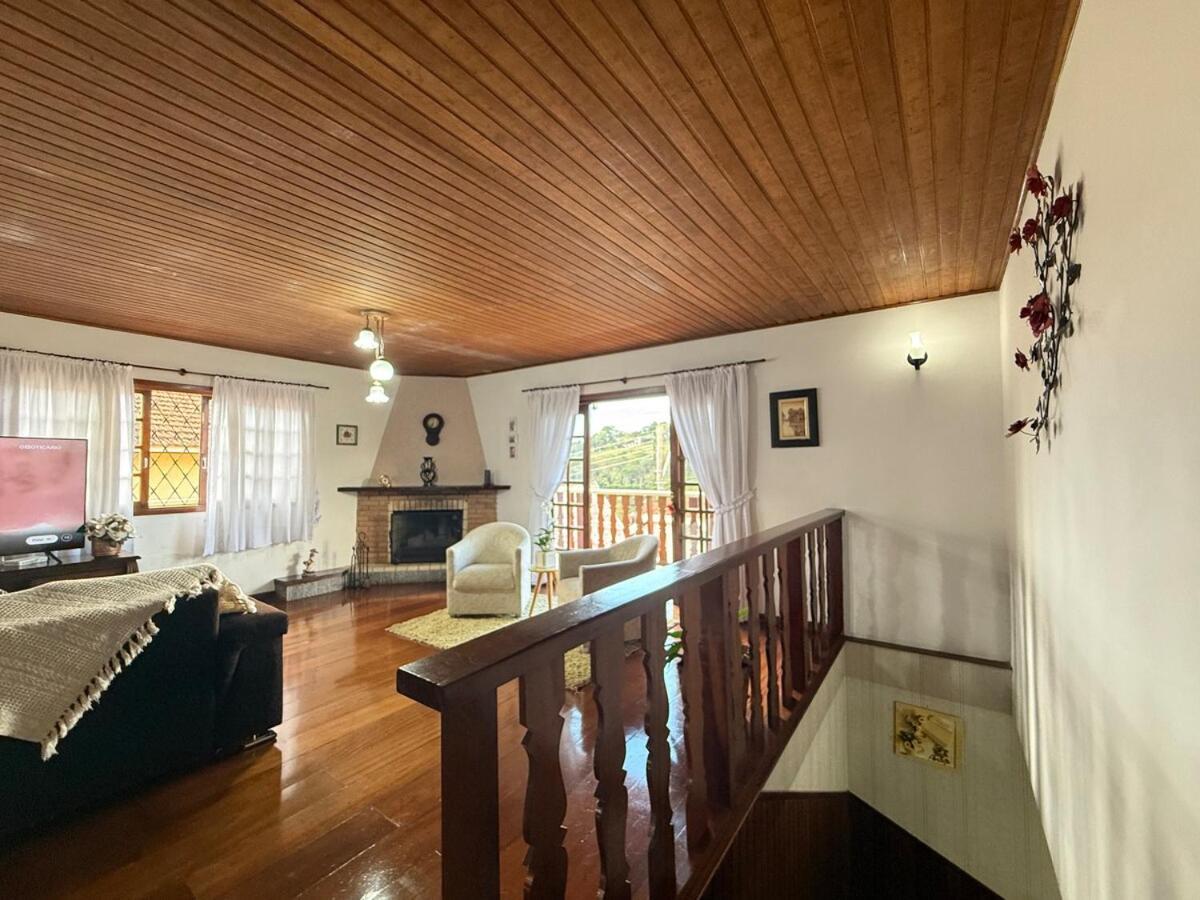 Casa de férias Casa Com Lareira E Churrasqueira 15 Min Do Centrinho Campos do Jordão