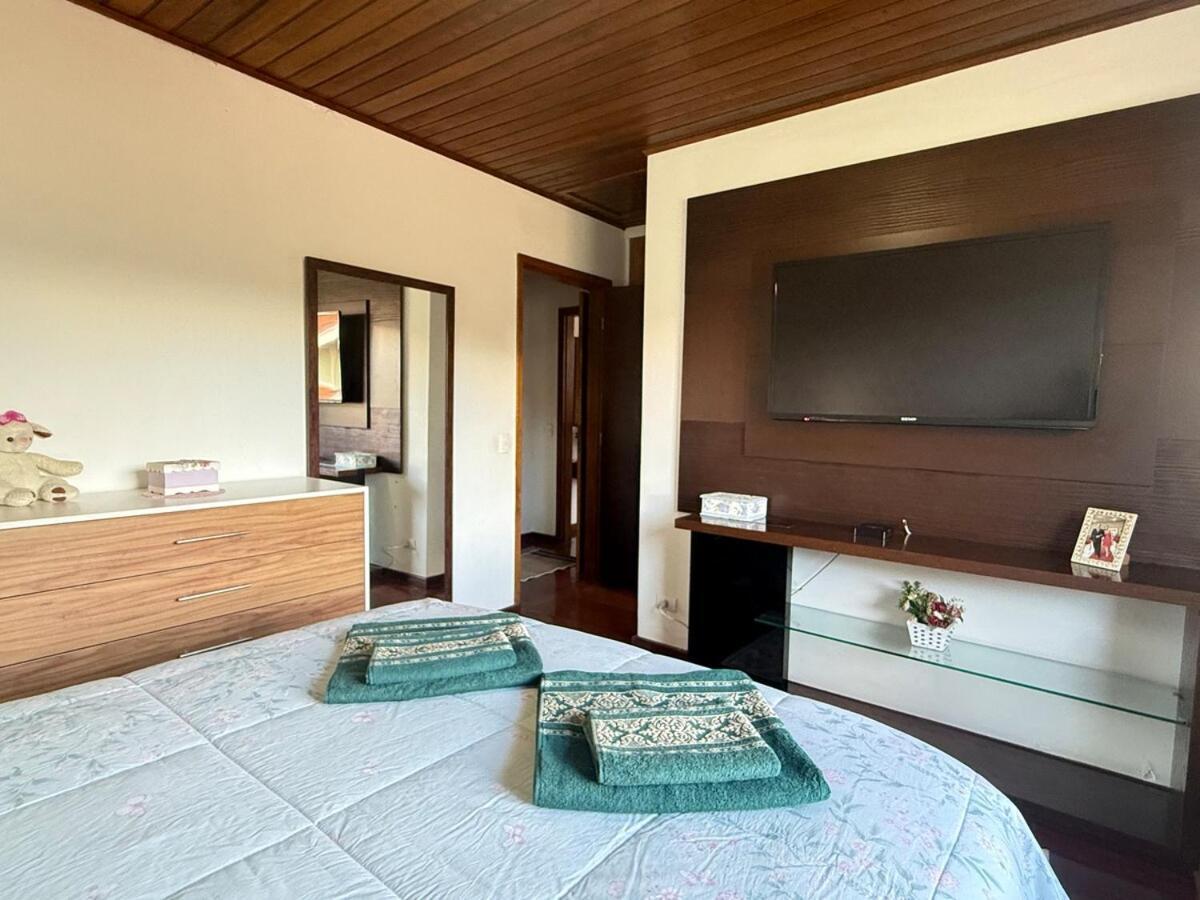 Casa Com Lareira E Churrasqueira 15 Min Do Centrinho Casa de férias Campos do Jordão